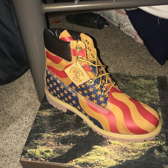💰SOLD💰Supreme Stars and Stripes Timberland Boots - Picture 4 of 8